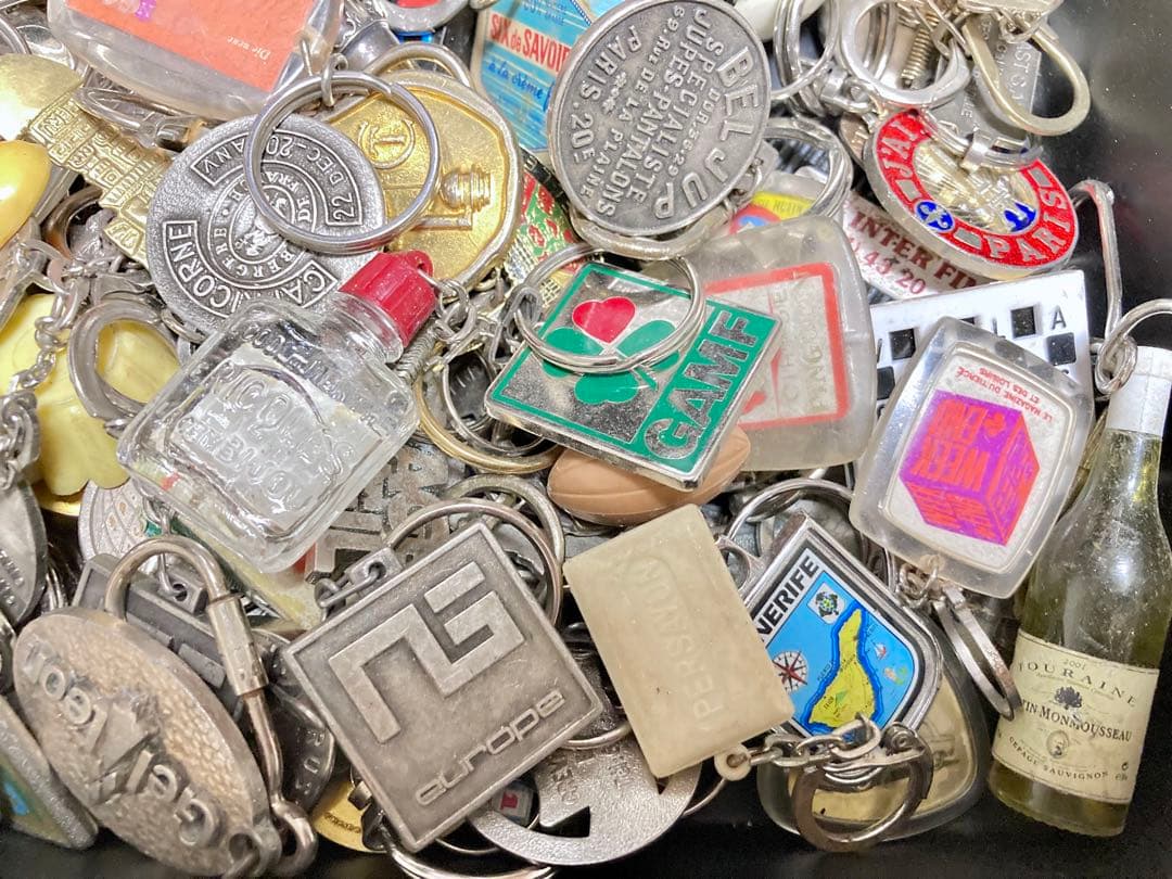 【ずっしり】フレンチキーホルダー1.8kg超｜広告キーホルダー/アンティーク