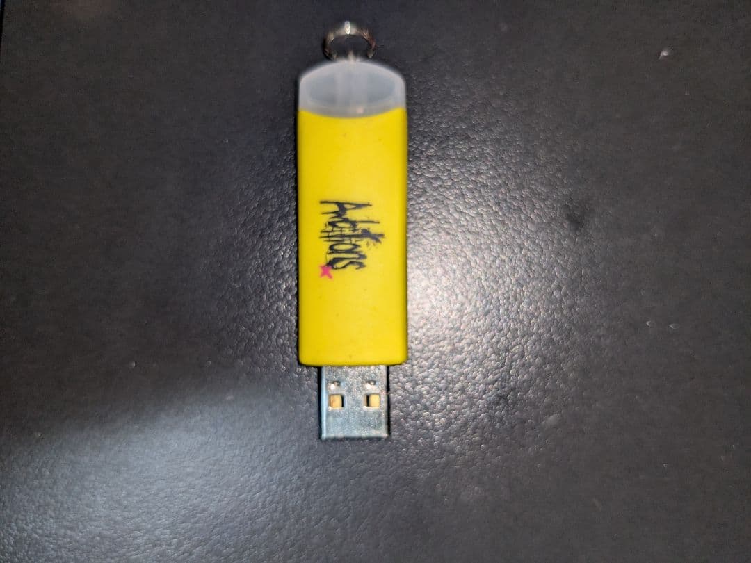 レア　ONE OK ROCKワンオクAmbitious　非売限定品 USBメモリ