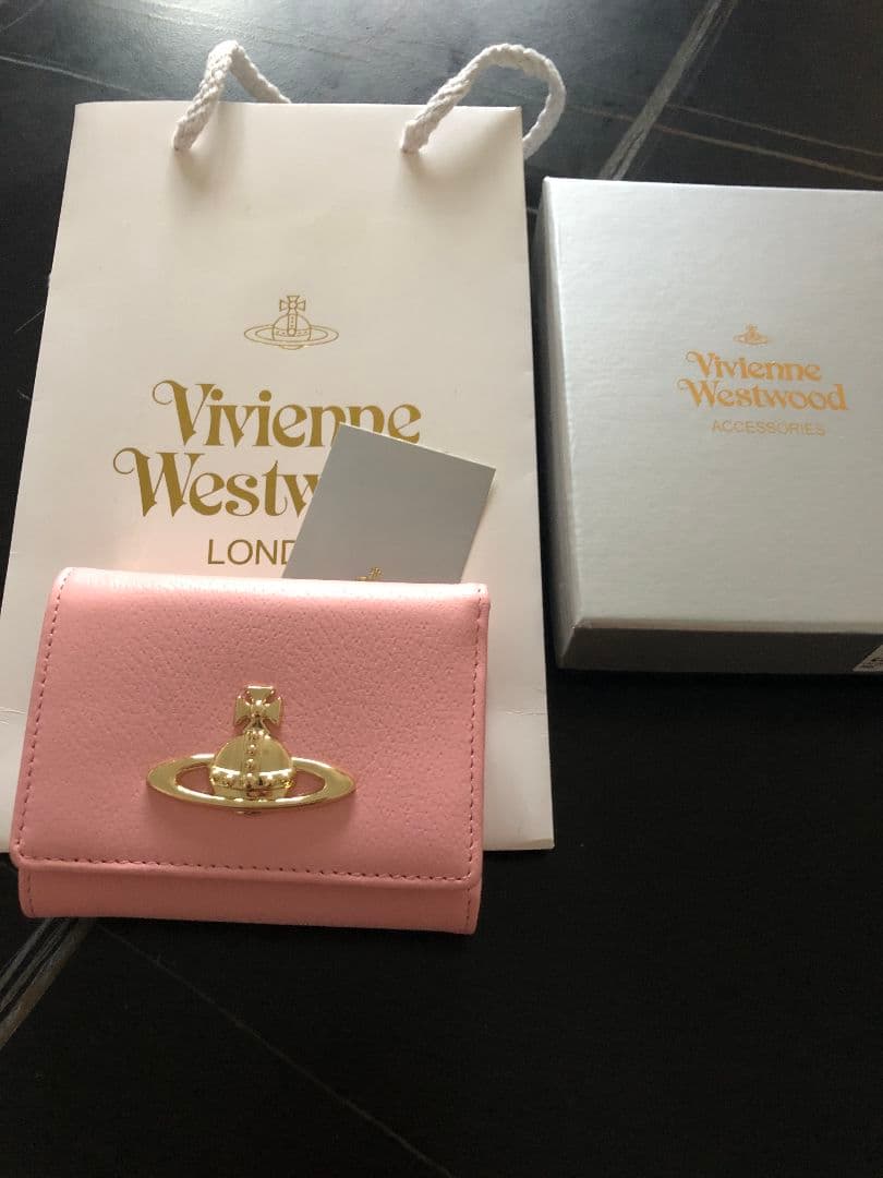 Vivienne Westwood ピンク三つ折り財布