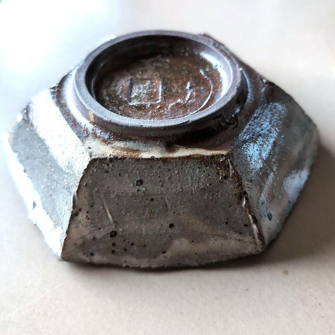 伊賀焼　蓮 善隆作　粉引手　六角皿二枚　共箱あり