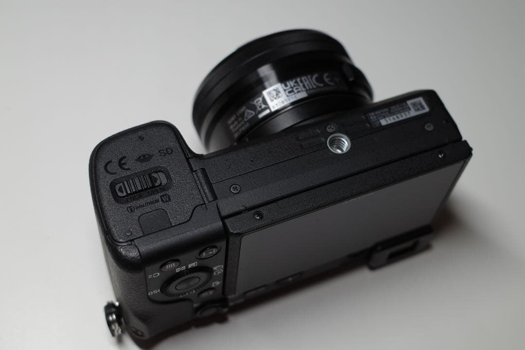 SONY α6400 ILCE-6400 パワーズームレンズキット　おまけ付き