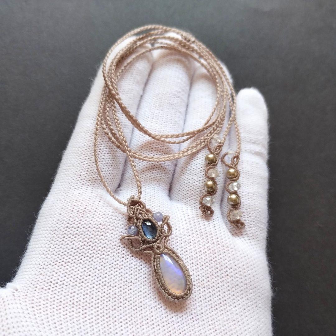【あさ】オパール&サファイヤのマクラメ編みネックレス　ペンダント　天然石