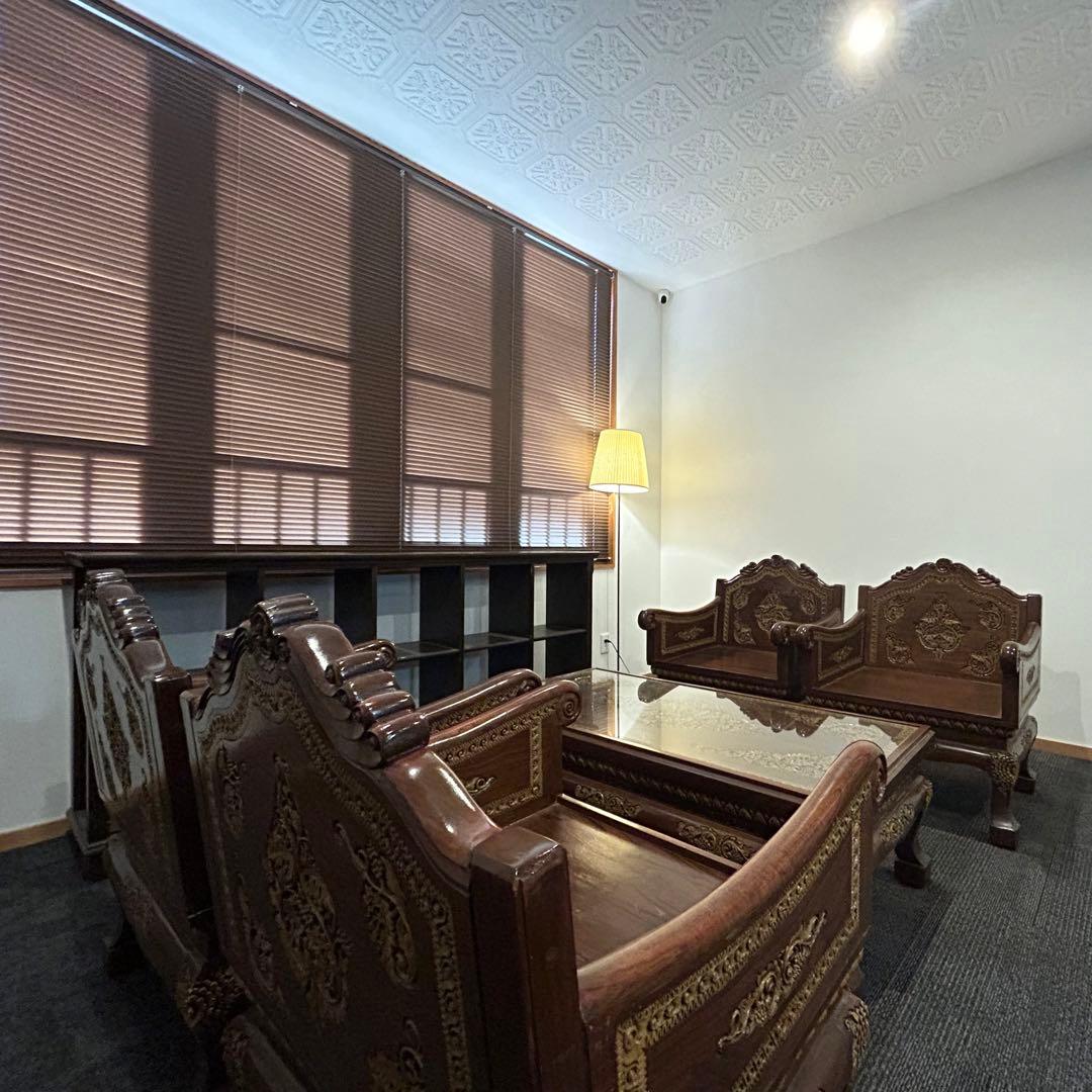 【即配送可！】木彫りが美しいローテーブル　アジアン　バリ風　アンティーク　美術品