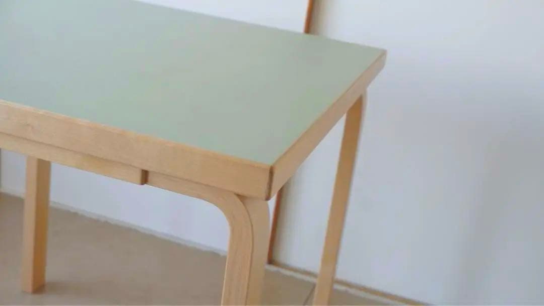 artek アルテック　アルヴァ・アアルト　テーブル　北欧　ピスタチオ　81C