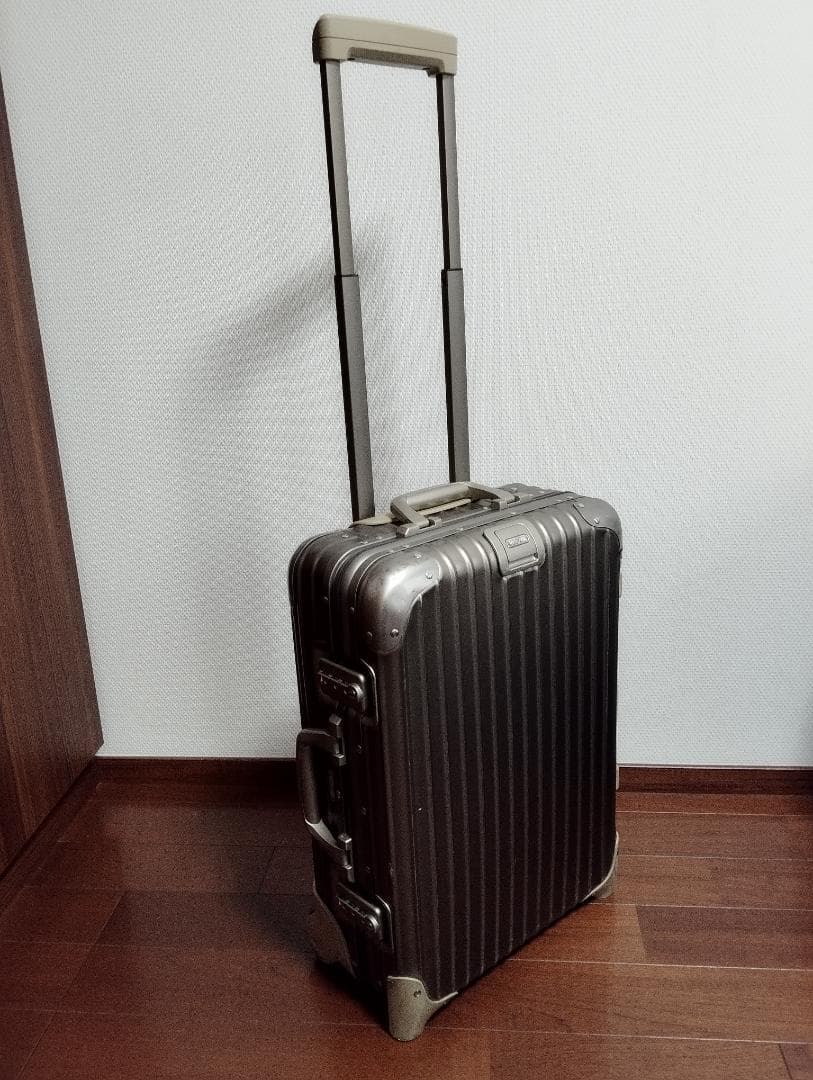 RIMOWA　トパーズ・チタニウム　キャビントロリー　32L　2輪