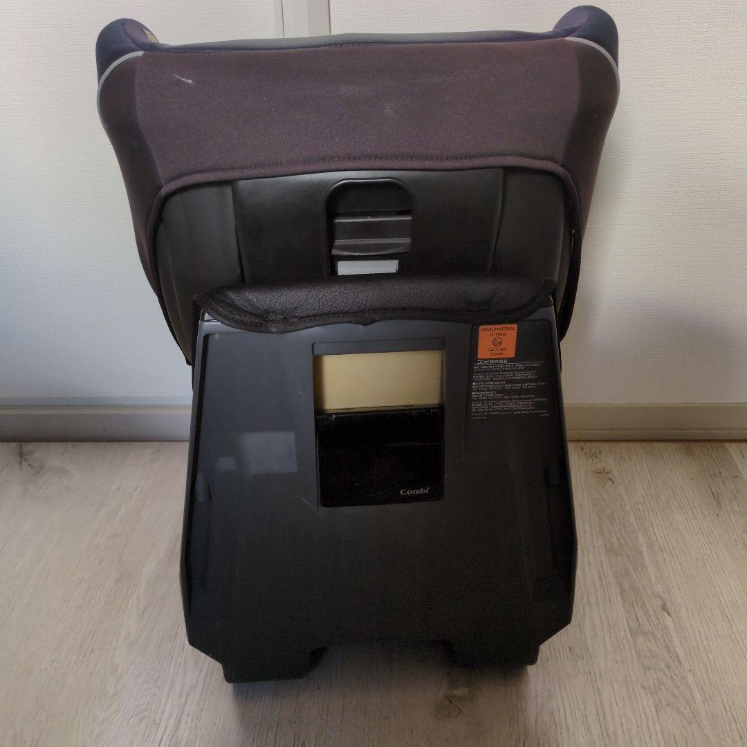 Combi 車用チャイルドシート 黒とグレー