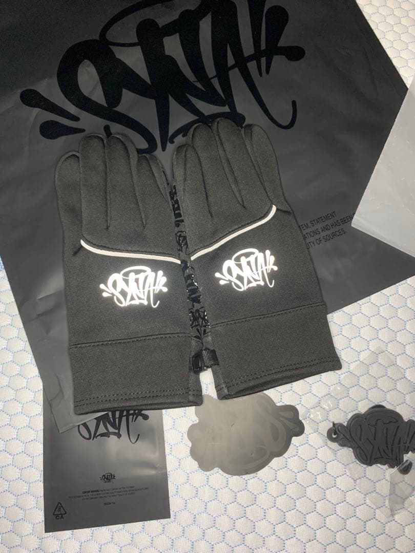 SYNA WORLD手袋 L/XLサイズ付属品付き