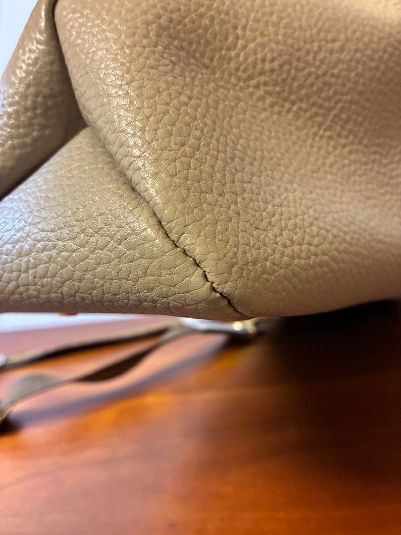 アタオ　エルヴィ　グレージュ