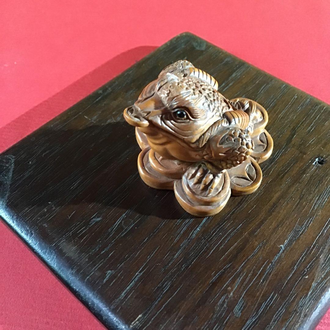 根付　「蝦蟇」　在銘　N8