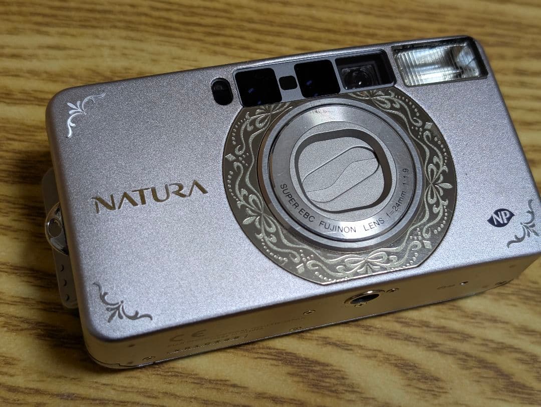 Fujifilm Natura S コンパクトカメラ