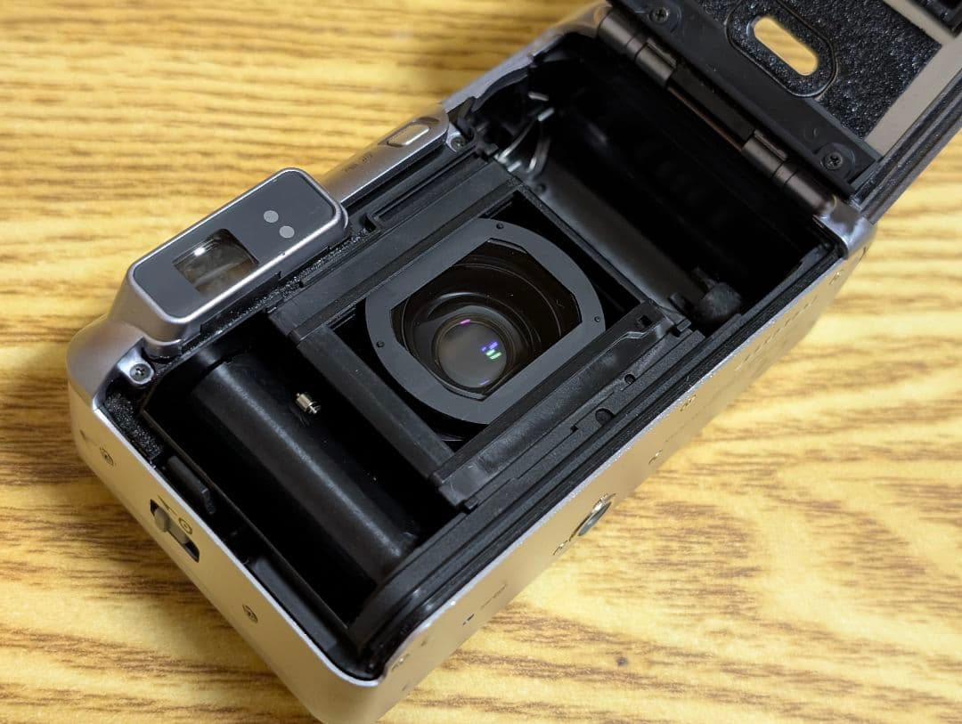 Fujifilm Natura S コンパクトカメラ