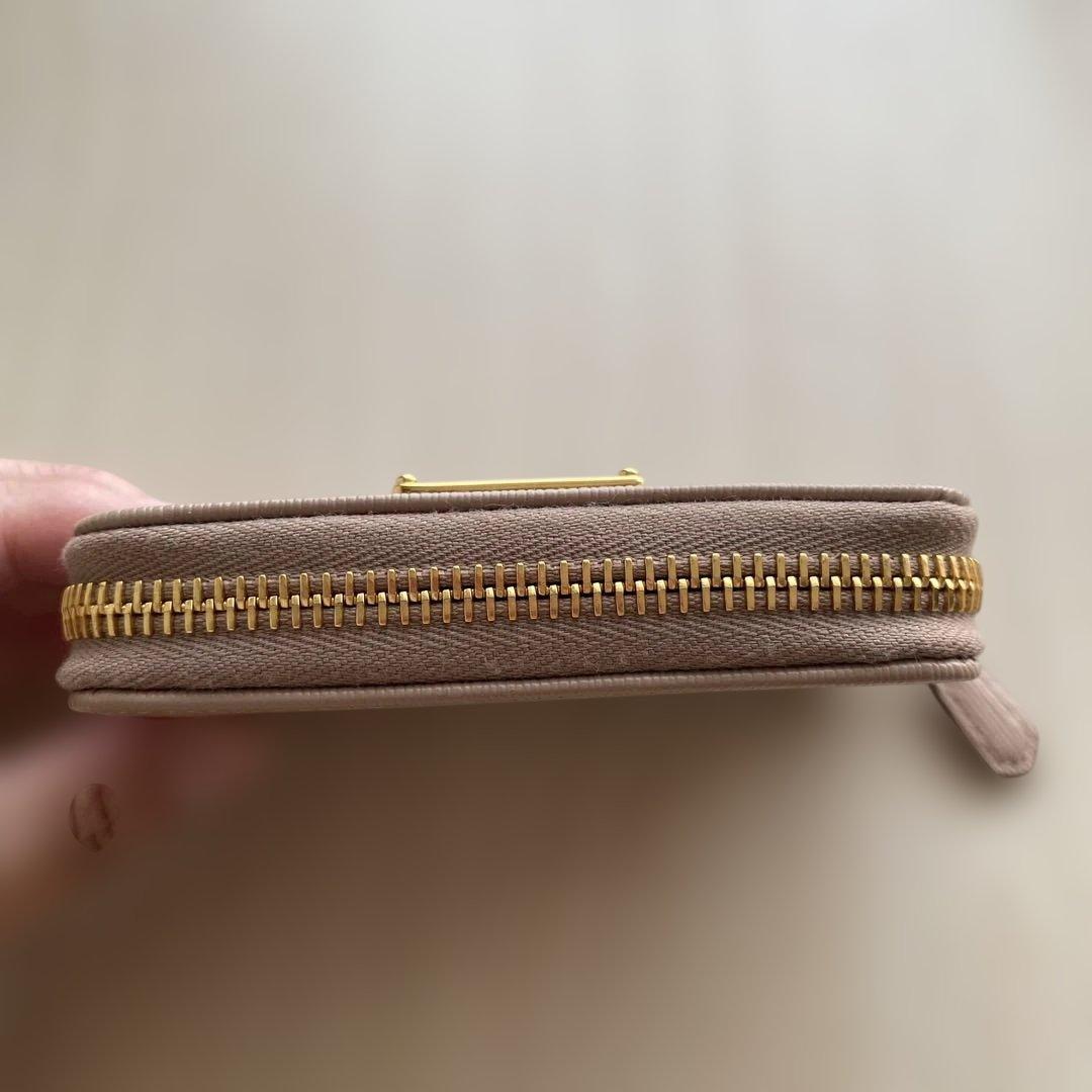 プラダ トライアングル ケース 超美品