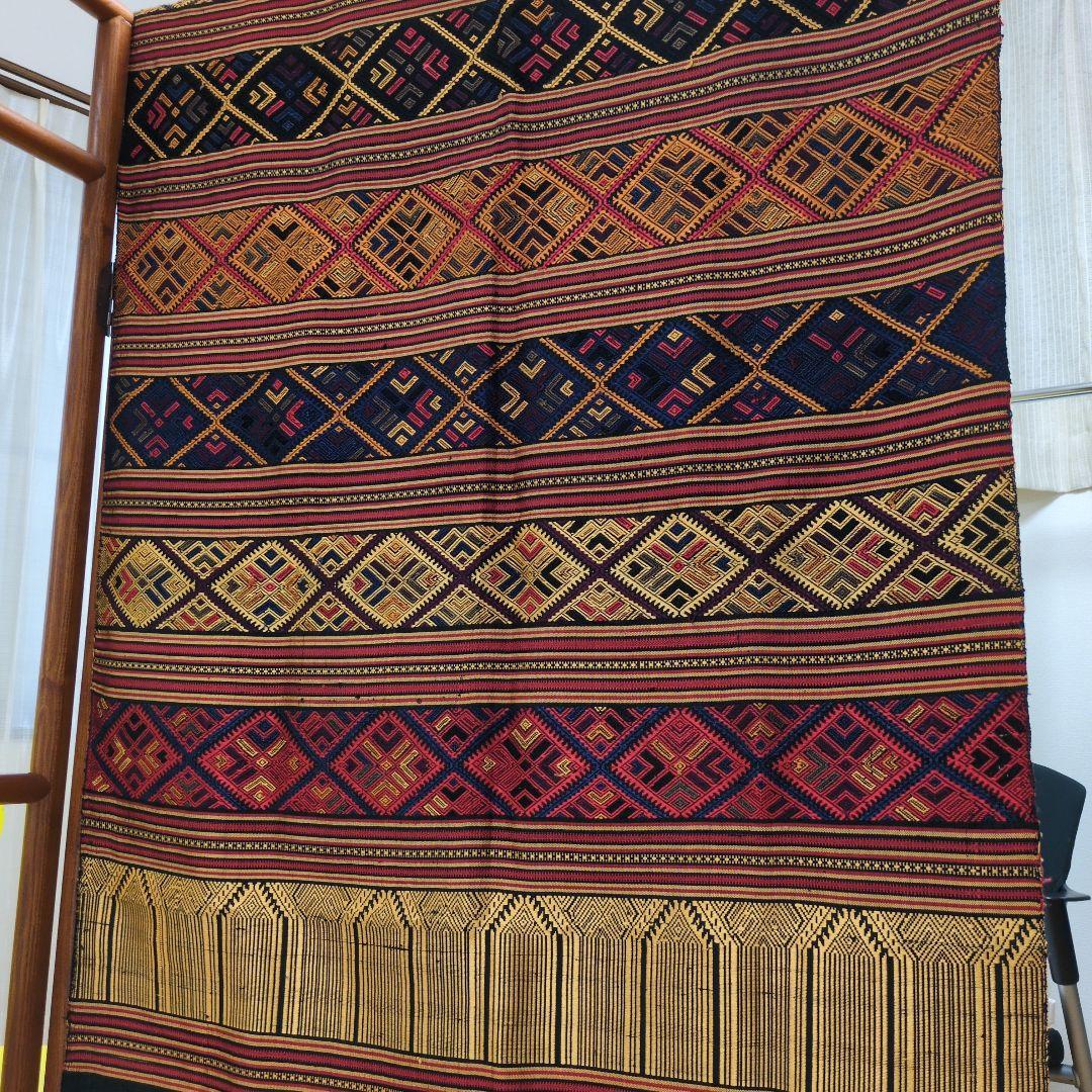 レア希少品「ラオス　浮き織り」特大「壁掛け布」「飾り布」「タペストリー」「浮織」