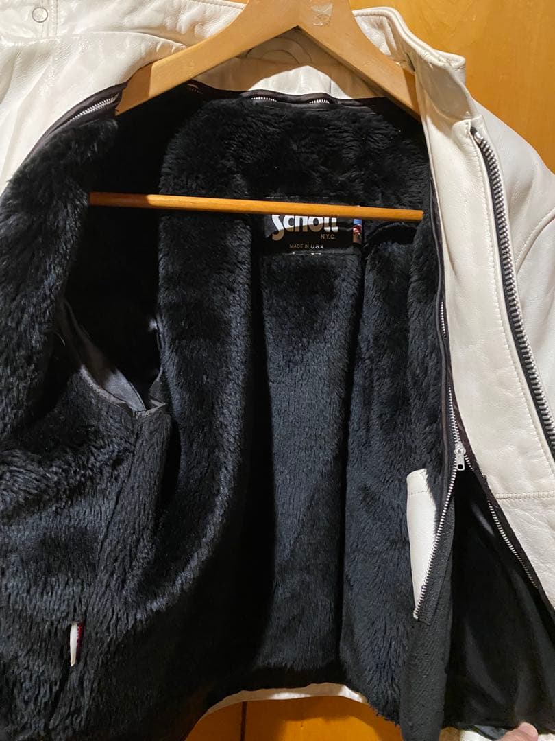 ホワイト シングルライダースジャケット