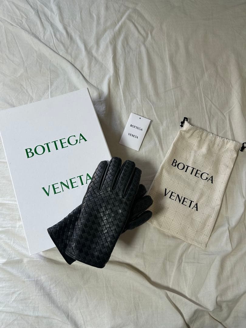 【美品】現行モデル ボッテガヴェネタ イントレチャート レザー グローブ 手袋