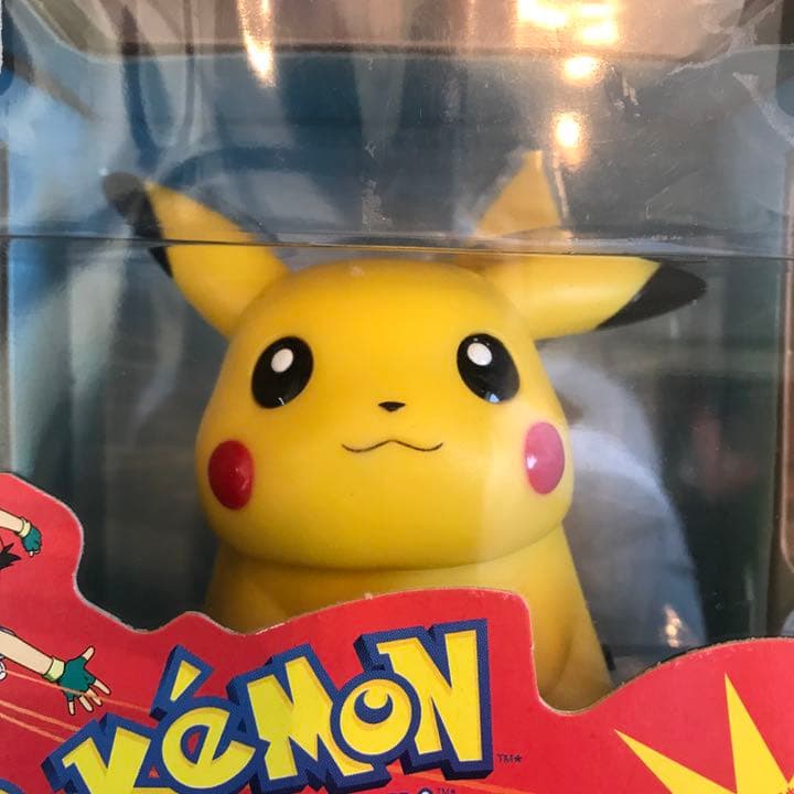 【希少】【輸入品】ピカチュウ 人形　フィギュア 海外 ぬいぐるみ