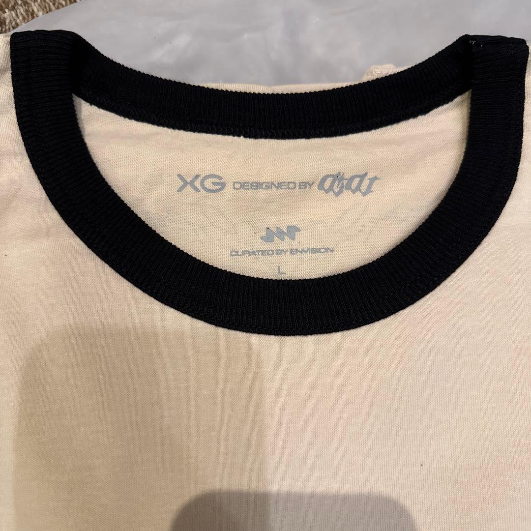 XG 黒花柄刺繍 Tシャツ