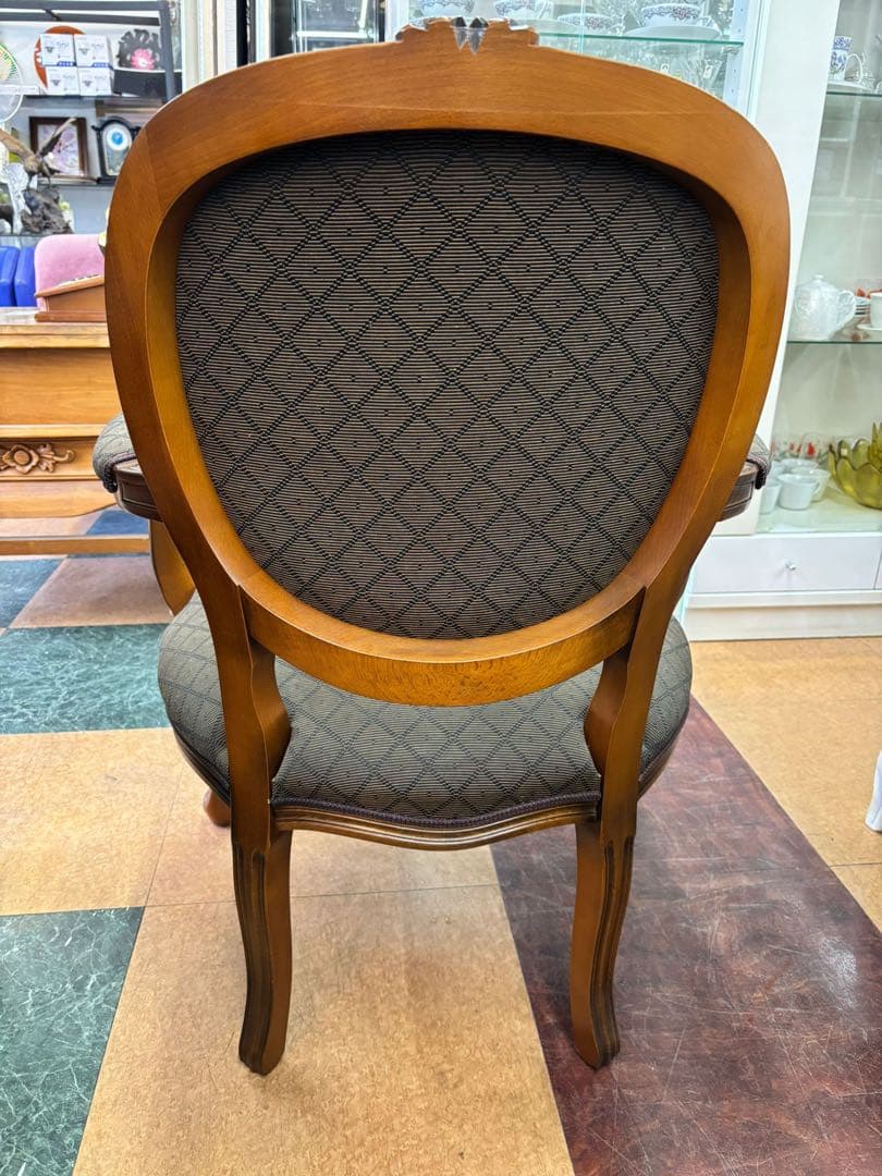 イタリア 象嵌 アーム付きチェア 背透かし木製 猫脚 椅子2脚