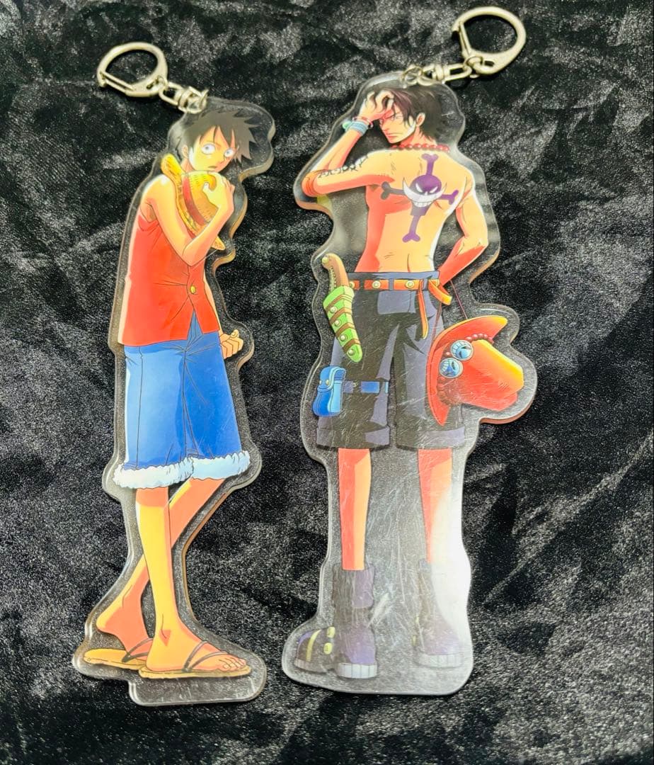 ONE PIECE ワンピース ビッグアクリルキーホルダー ルフィ エース