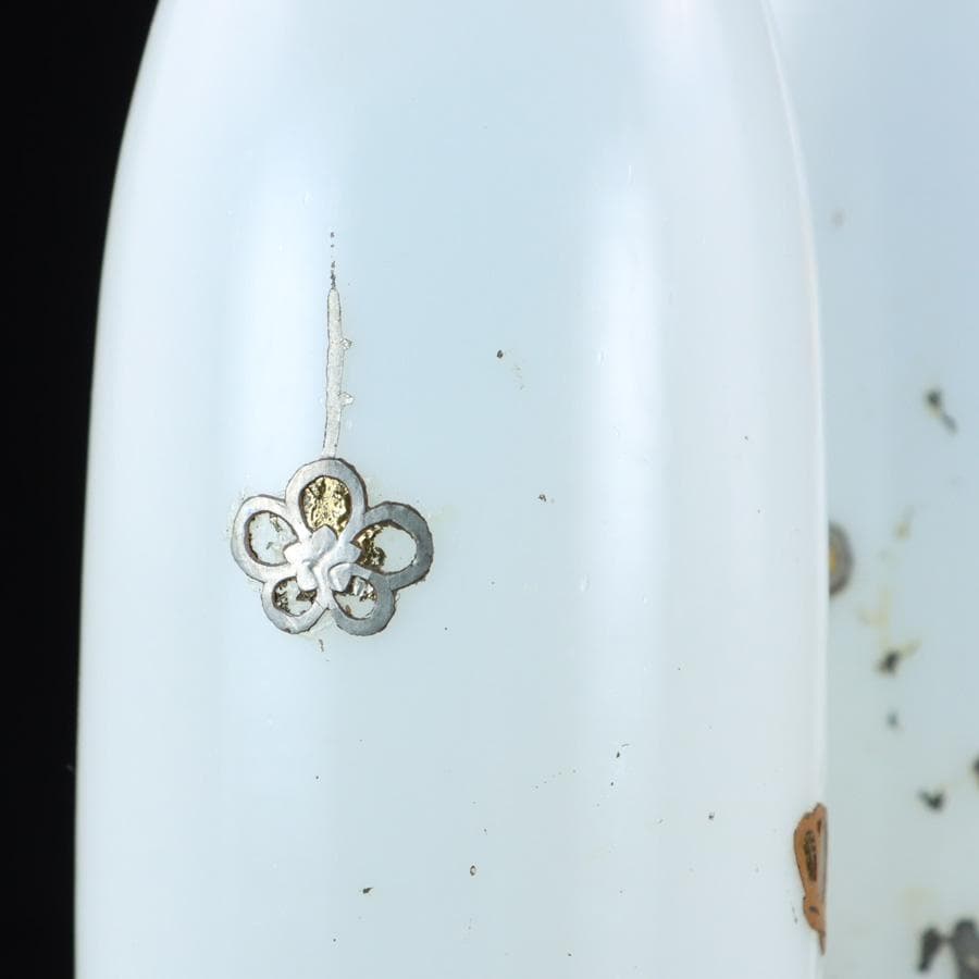 Y2679-8 江戸ガラス 乳白蒔絵金彩 梅に鶯文 徳利 2本セット 　　＃6