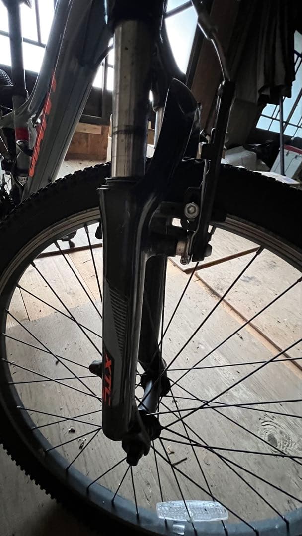 GIANT ジュニアスポーツバイク 24インチ グレー