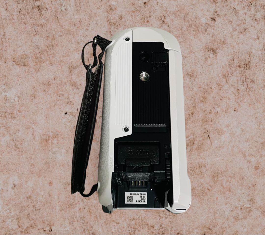 （美品）Panasonic HC-W590M ビデオカメラ ホワイト色