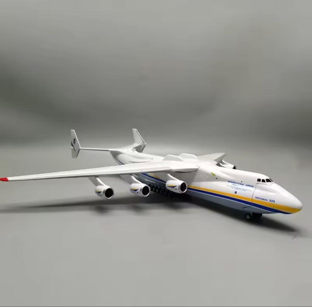1/200スケールANTONOV AIRLINES AN-225モデル