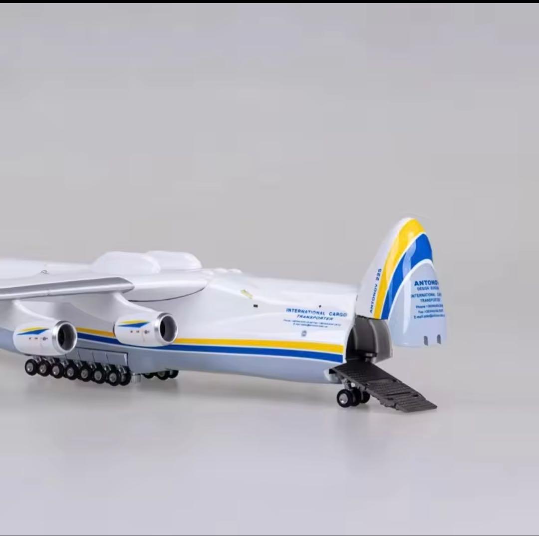 1/200スケールANTONOV AIRLINES AN-225モデル