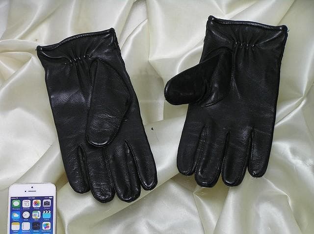 新品定価13万円 BOTTEGA VENETA 黒本革手袋 カシミヤ100％内装