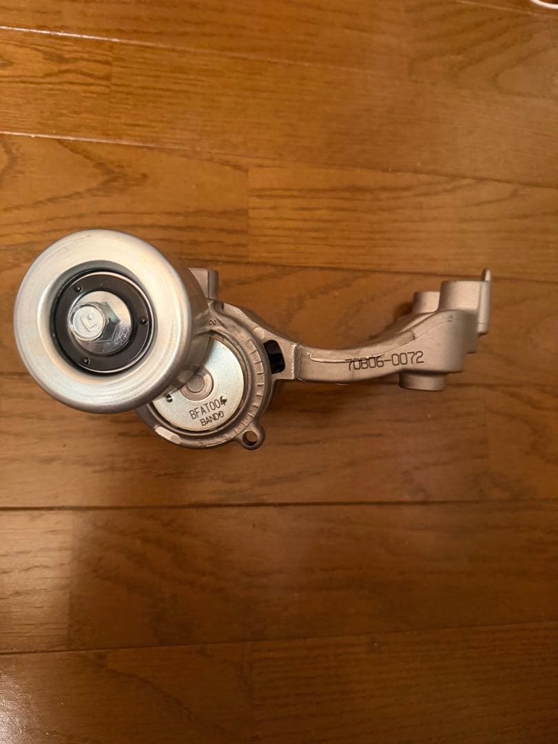 レクサス クラウン　オートテンショナー トヨタ 16620-31021