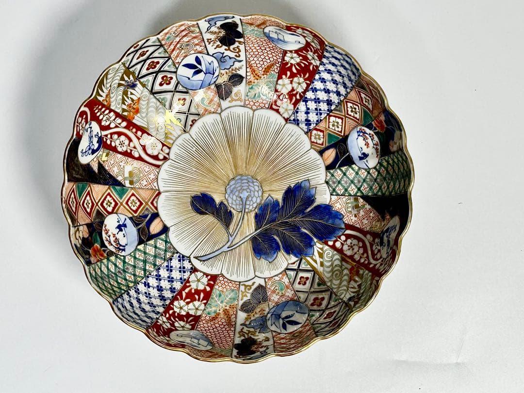 明治 深川製磁 色絵金彩 裏菊文 菊花割鉢 伊万里 有田