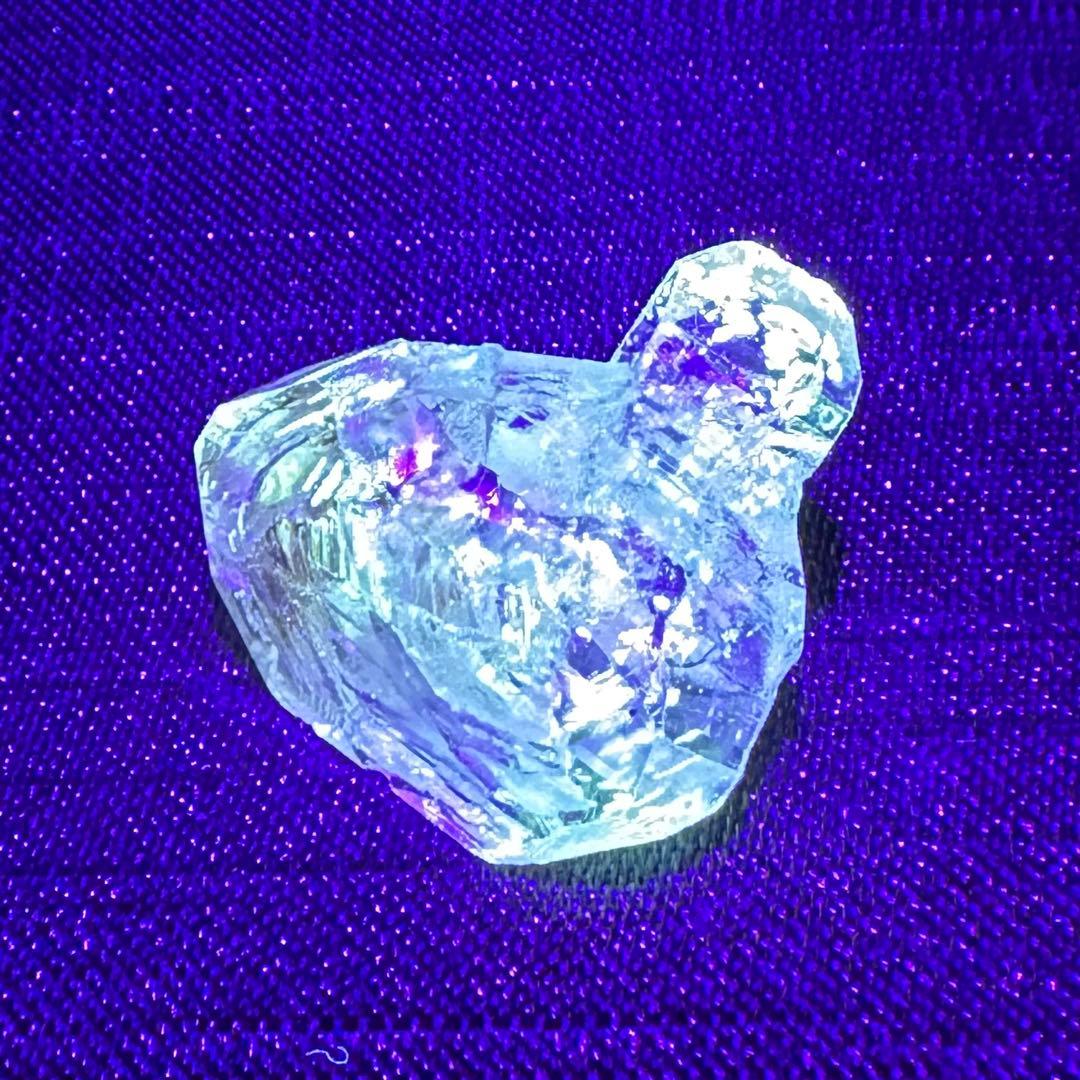 蛍光も！！　オイルイン　ハーキマーダイヤモンド　原石