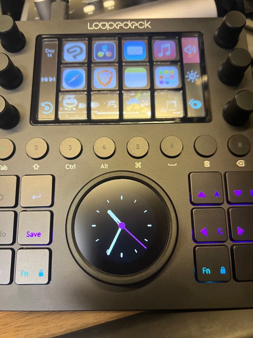 Loupedeck CT 左手デバイス　(化粧箱、専用フィルム付き)