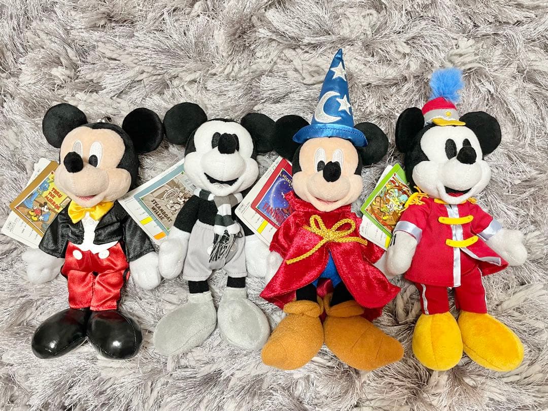 ディズニー トゥーンタウン ミッキー ぬいぐるみバッジ