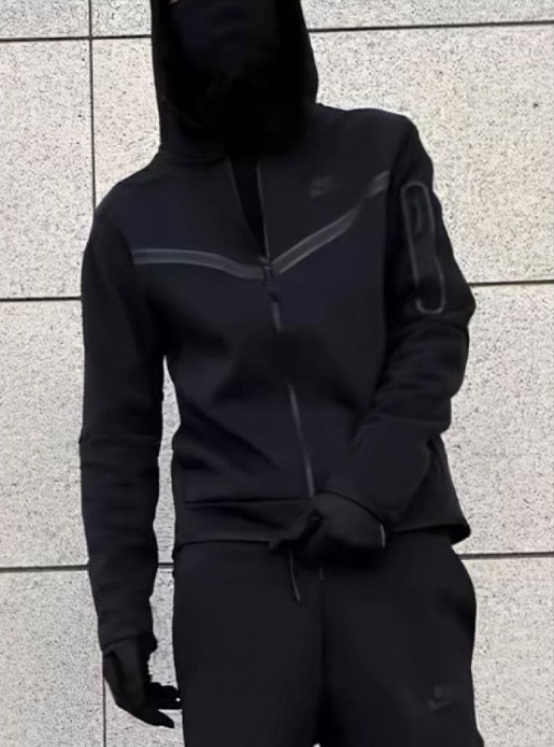 NIKE テックフリース　ブラック　ナイキテックフリース　UK 確実正規品