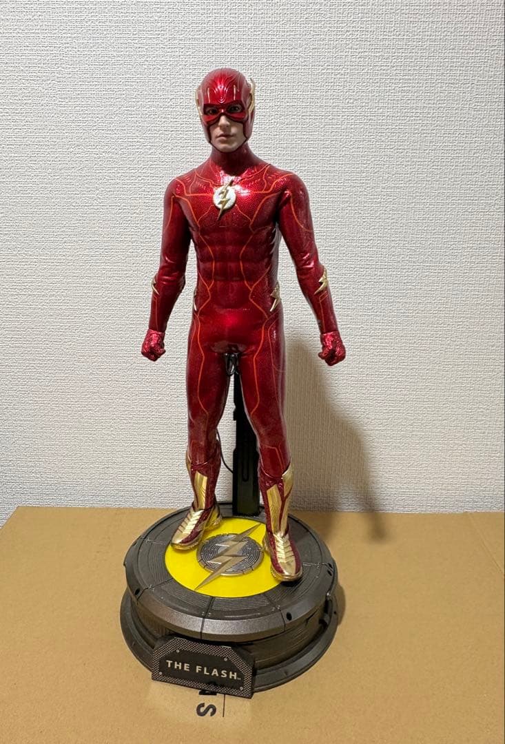 『ザ・フラッシュ』１／６スケールフィギュア［ボーナスアクセサリー付き］