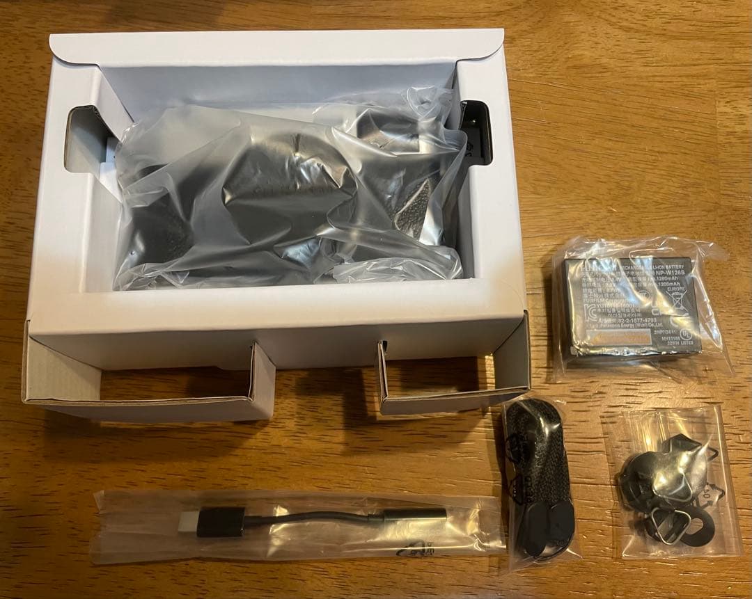 【新品】FUJIFILM デジタルカメラ　X half FX-HF1_S_JP