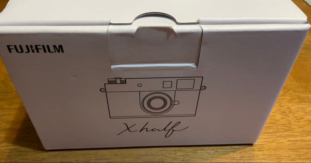 【新品】FUJIFILM デジタルカメラ　X half FX-HF1_S_JP