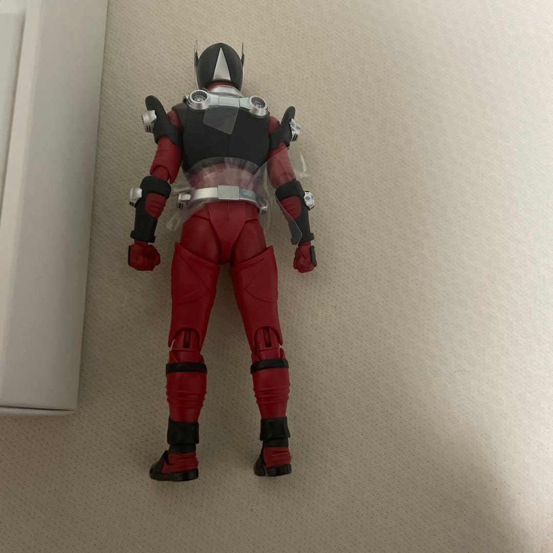 BANDAI shフィギュアーツ真骨彫製法仮面ライダー 龍騎