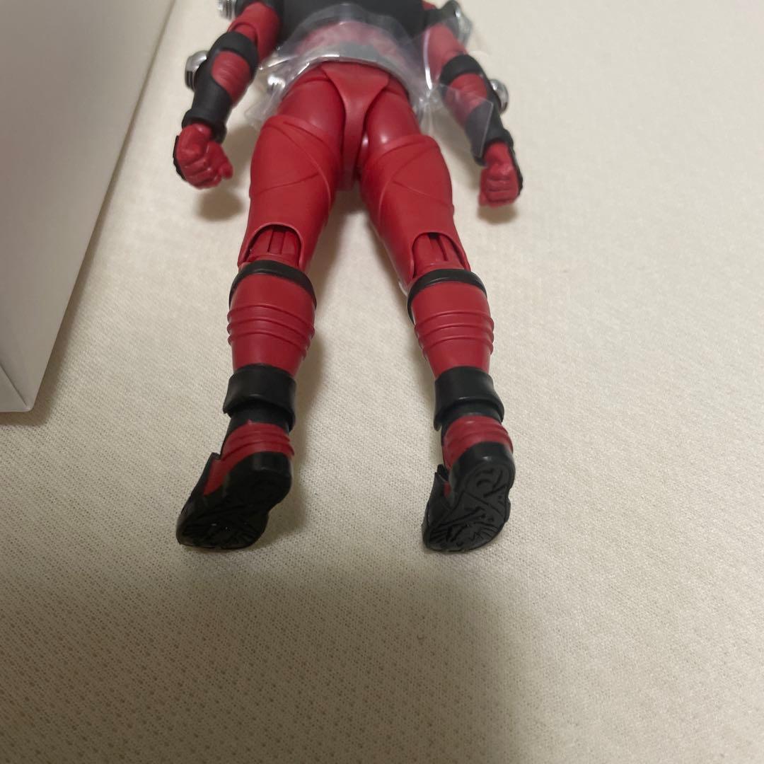 BANDAI shフィギュアーツ真骨彫製法仮面ライダー 龍騎