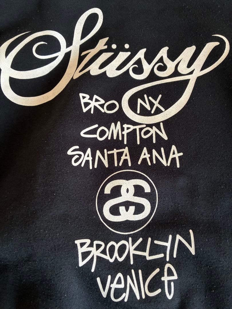 ステューシー♧ワールドツアー　ジップアップパーカー