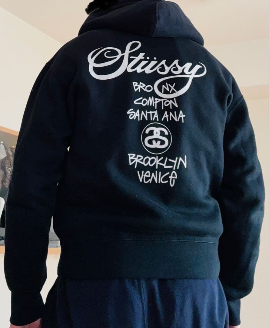 ステューシー♧ワールドツアー　ジップアップパーカー