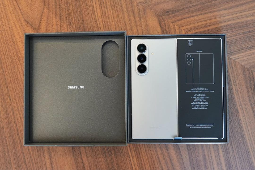 Samsung Galaxy Z Fold 7 シルバー 本体