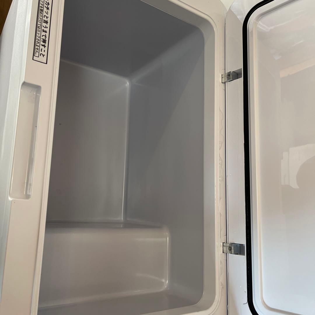 ホワイト冷凍庫 デジタル温度表示