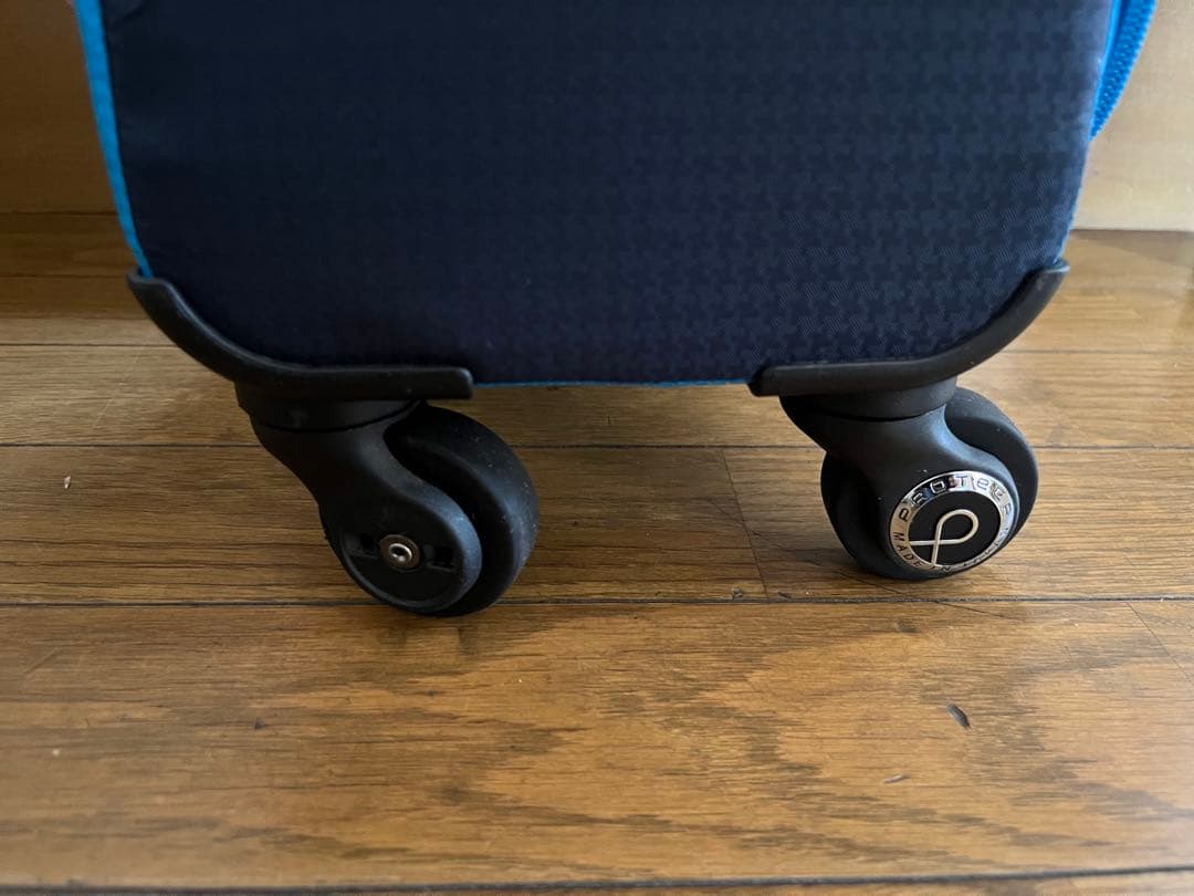 SALE！PROTECA青い小型キャリーケース