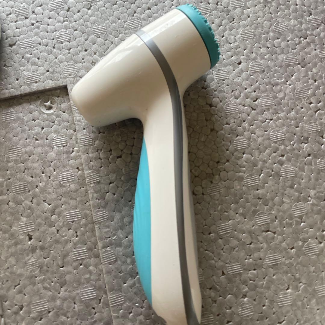 ルミスパ　ニュースキン　洗顔ブラシ ホワイト/ブルー