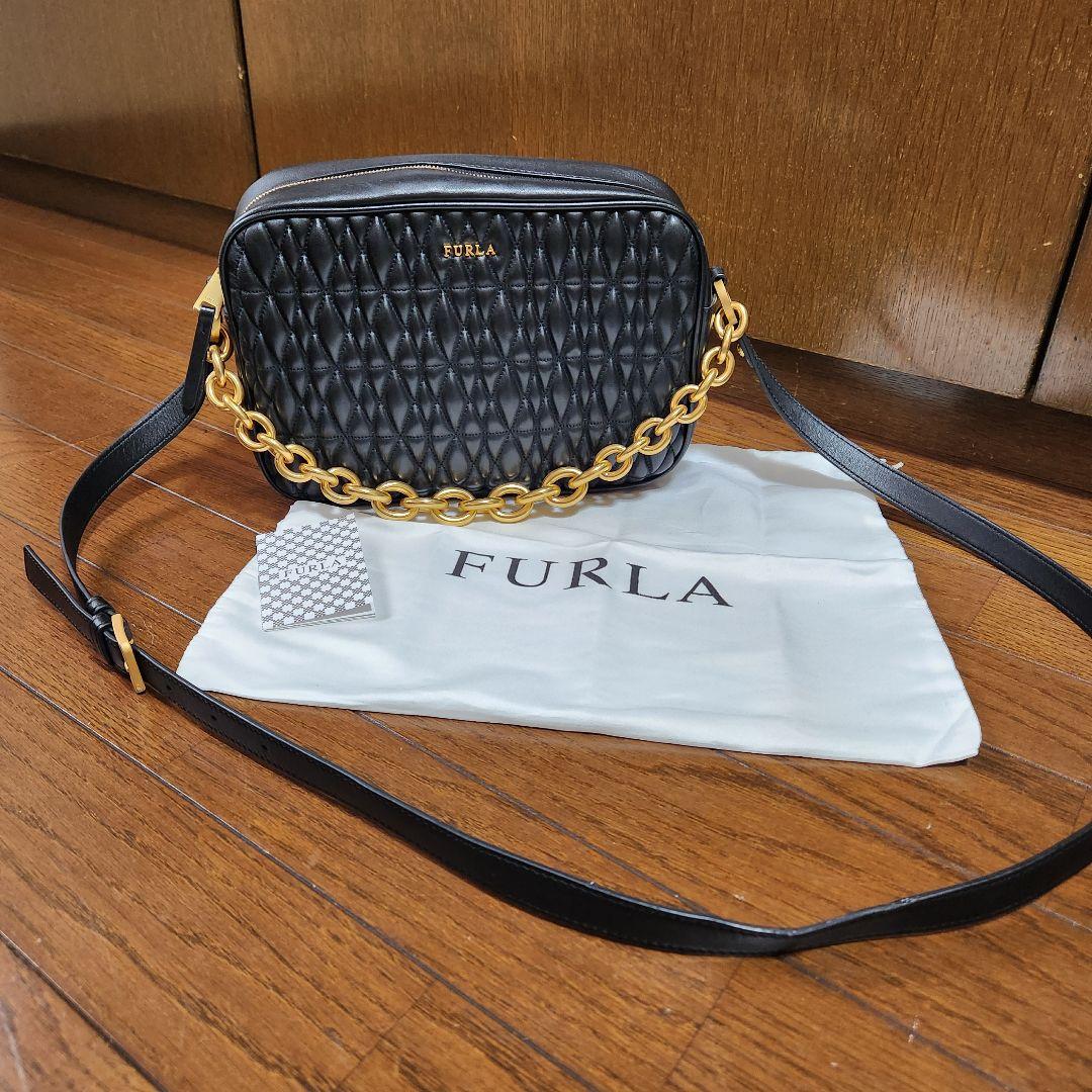 FURLA ブラック ショルダーバッグほぼ未使用！