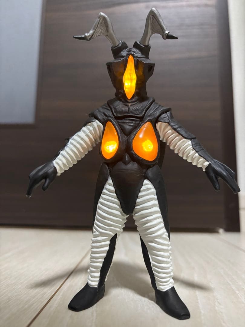 究極アルティメットルミナス　ゼットン
