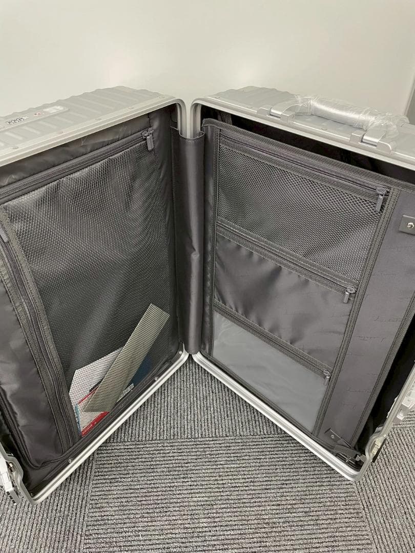 リベティ多機能キャリーケース【マットシルバーМサイズ】24