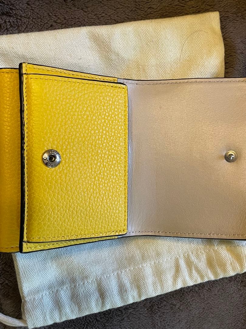 LOEWE 三つ折り財布 イエロー レザー